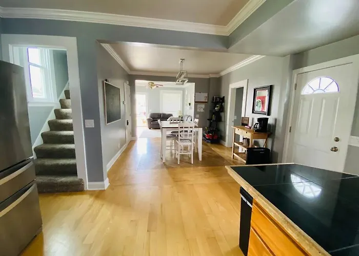 3Bed 2Bath Nestled In Cozy Grandview Neighborhood