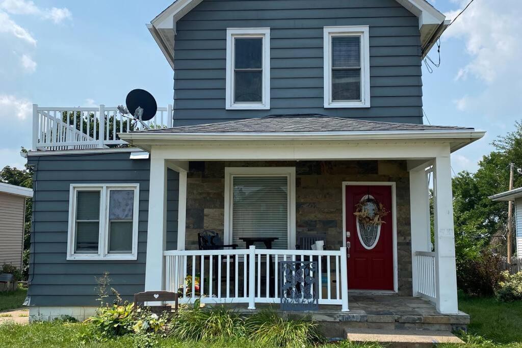 3bed 2bath Nestled In Cozy Grandview Neighborhood * Dubuque